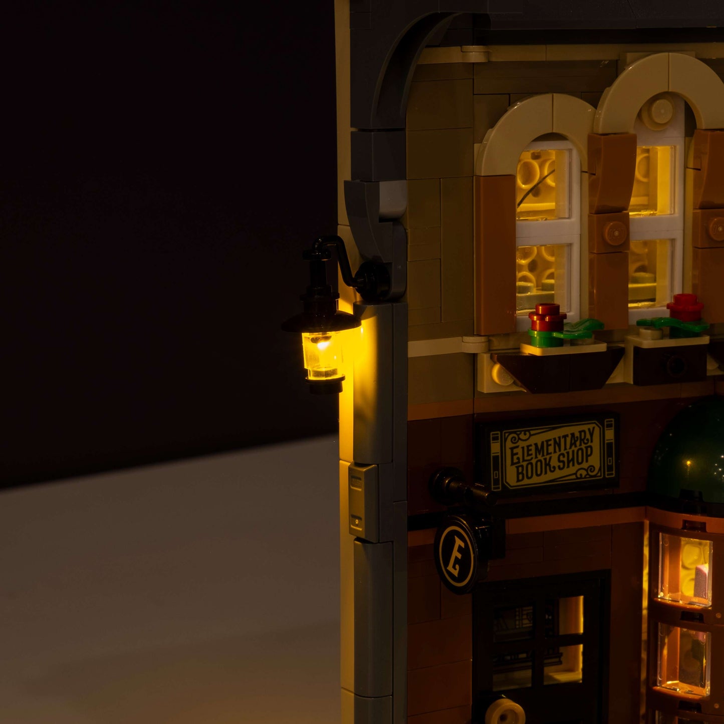 LEGO® Sherlock Holmes: Book Nook #10351 DIY Light Bundle