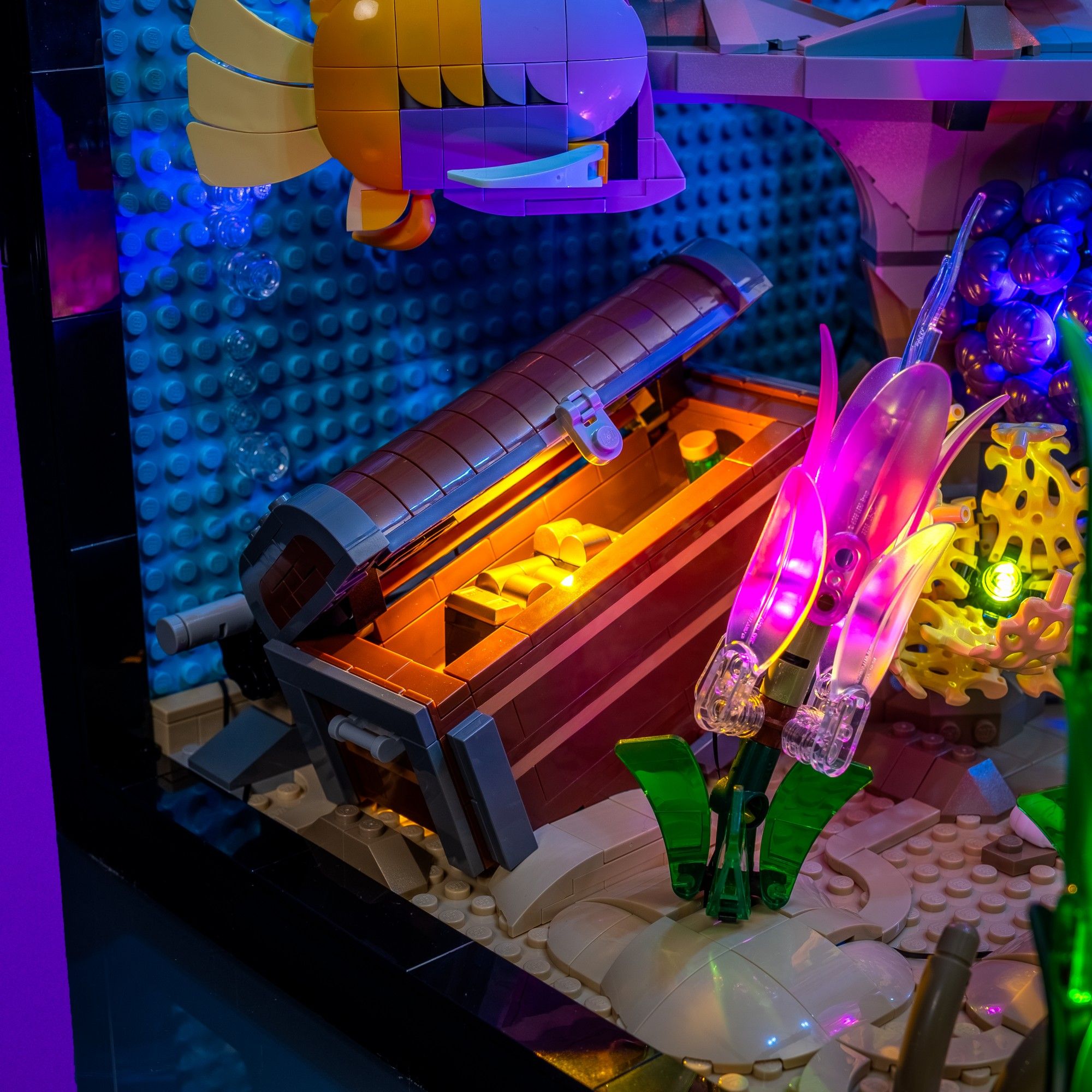 Light Kit for LEGO® Tropical Aquarium #10366 | Light My Bricks – CA